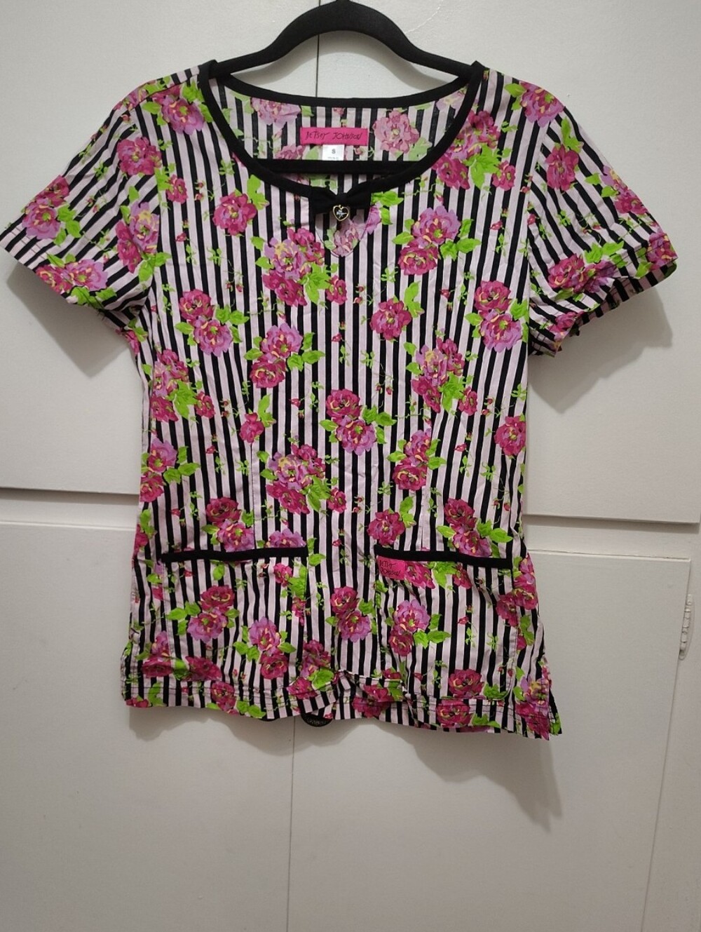 Betsey Johnson Scrub Top Size Small Floral Rose Stripe